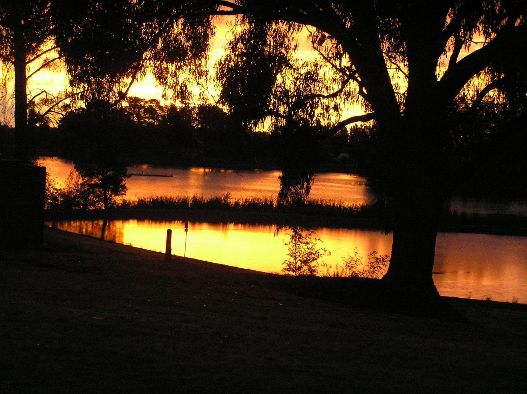 Beechworth Lake Sambell Caravan Park מראה חיצוני תמונה